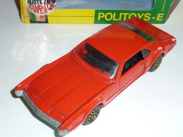 OLDSMOBILE Toronado