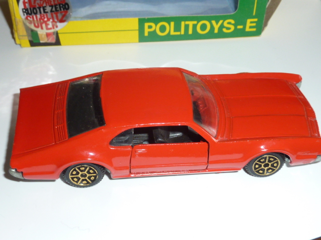 OLDSMOBILE Toronado