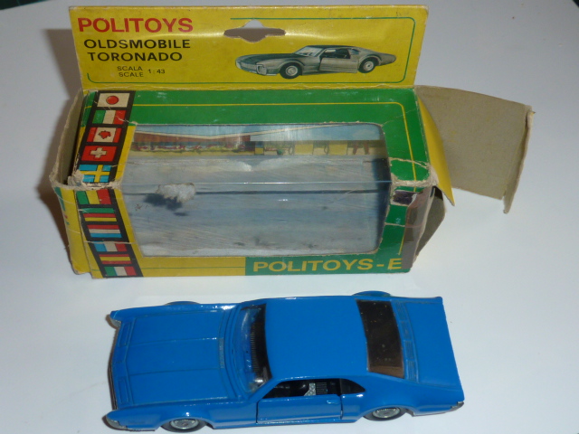 OLDSMOBILE Toronado