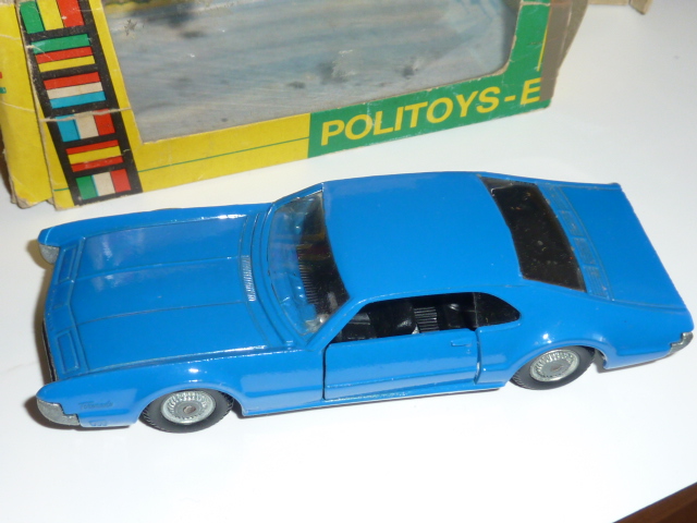 OLDSMOBILE Toronado