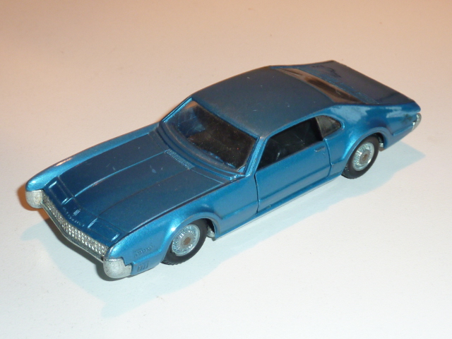 OLDSMOBILE Toronado