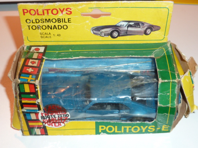OLDSMOBILE Toronado
