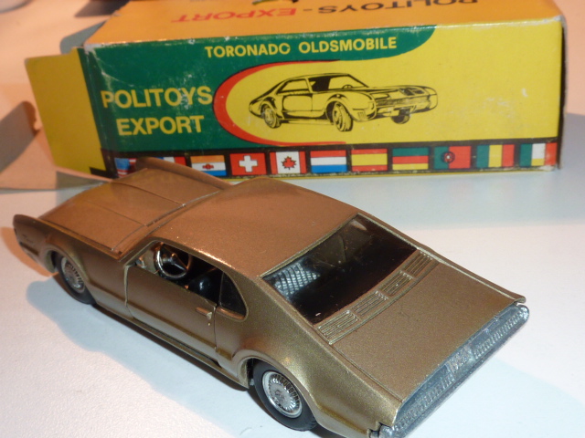 OLDSMOBILE Toronado